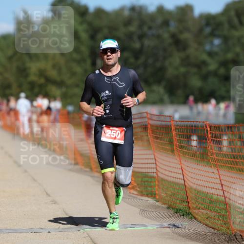 07.09.2025 - 19. Norderstedt Triathlon Michael Strokosch http://msf.ph/oto/8757257 07.09.2025 13:13:00 Laufen 250 meine-sportfotos.de