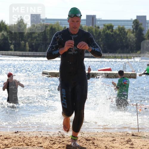 07.09.2025 - 19. Norderstedt Triathlon Luisa Fischer http://msf.ph/oto/8757278 07.09.2025 13:32:52 Schwimmen 400, 992 meine-sportfotos.de