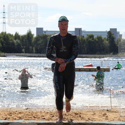 07.09.2025 - 19. Norderstedt Triathlon Luisa Fischer http://msf.ph/oto/8757282 07.09.2025 13:32:53 Schwimmen 400, 992 meine-sportfotos.de