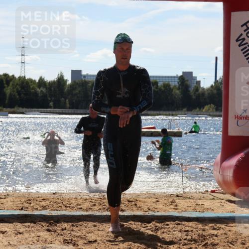 07.09.2025 - 19. Norderstedt Triathlon Luisa Fischer http://msf.ph/oto/8757289 07.09.2025 13:32:53 Schwimmen 400, 992 meine-sportfotos.de