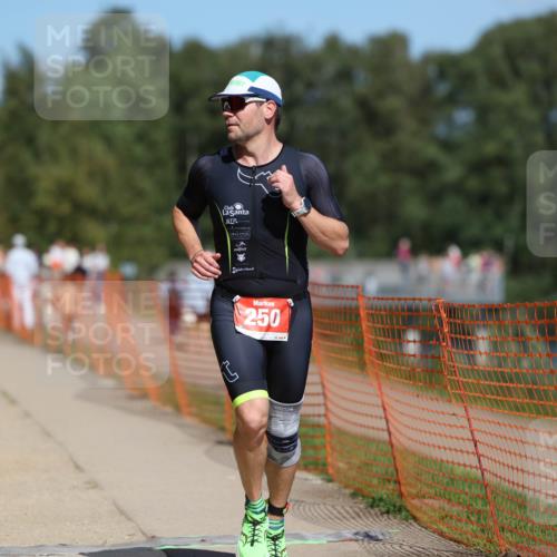 07.09.2025 - 19. Norderstedt Triathlon Michael Strokosch http://msf.ph/oto/8757290 07.09.2025 13:13:00 Laufen 250 meine-sportfotos.de