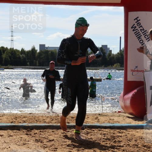 07.09.2025 - 19. Norderstedt Triathlon Luisa Fischer http://msf.ph/oto/8757294 07.09.2025 13:32:54 Schwimmen 400, 992 meine-sportfotos.de