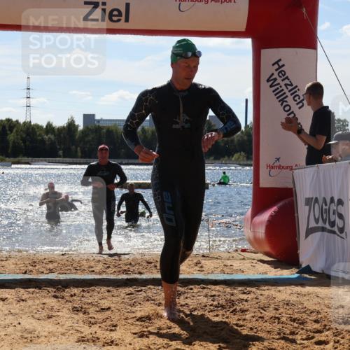 07.09.2025 - 19. Norderstedt Triathlon Luisa Fischer http://msf.ph/oto/8757297 07.09.2025 13:32:54 Schwimmen 400, 992 meine-sportfotos.de