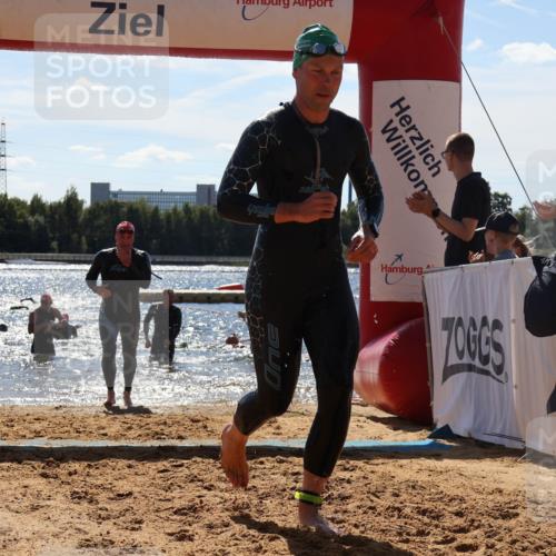 07.09.2025 - 19. Norderstedt Triathlon Luisa Fischer http://msf.ph/oto/8757301 07.09.2025 13:32:54 Schwimmen 400, 992 meine-sportfotos.de
