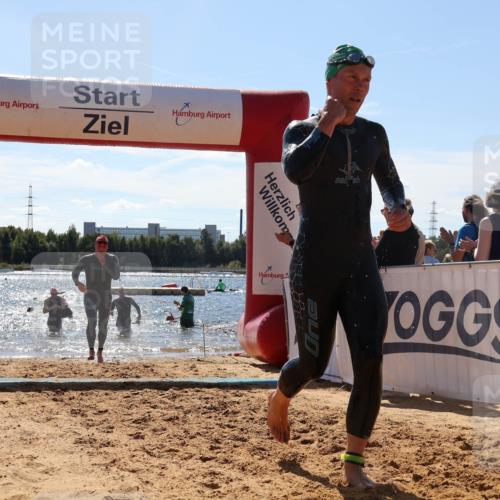 07.09.2025 - 19. Norderstedt Triathlon Luisa Fischer http://msf.ph/oto/8757312 07.09.2025 13:32:55 Schwimmen 400, 992 meine-sportfotos.de