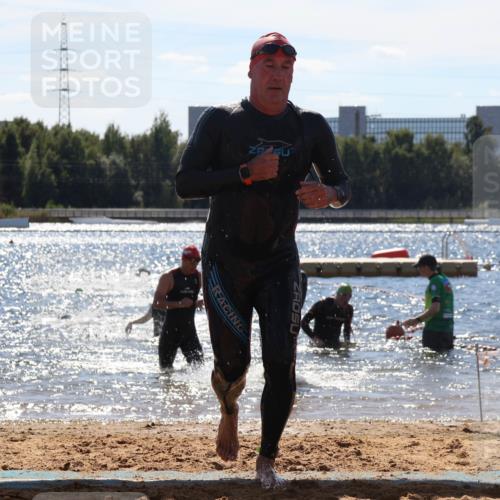 07.09.2025 - 19. Norderstedt Triathlon Luisa Fischer http://msf.ph/oto/8757323 07.09.2025 13:32:57 Schwimmen 400, 989, 992 meine-sportfotos.de