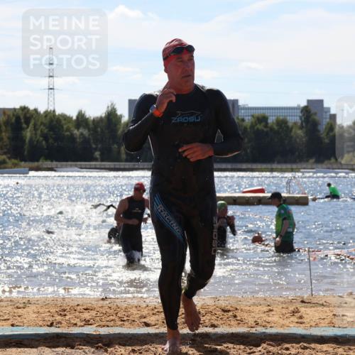 07.09.2025 - 19. Norderstedt Triathlon Luisa Fischer http://msf.ph/oto/8757325 07.09.2025 13:32:57 Schwimmen 400, 989, 992 meine-sportfotos.de