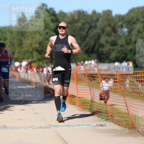 07.09.2025 - 19. Norderstedt Triathlon Michael Strokosch http://msf.ph/oto/8757327 07.09.2025 14:55:20 Laufen 908, 976, 1027 meine-sportfotos.de