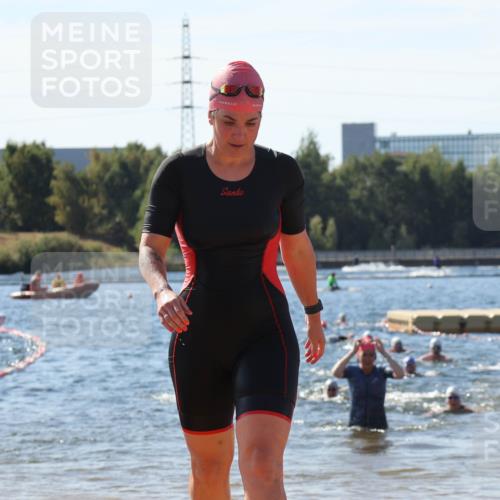 07.09.2025 - 19. Norderstedt Triathlon Luisa Fischer http://msf.ph/oto/8757336 07.09.2025 11:47:19 Schwimmen 156, 176, 189, 701, 1290, 1338 meine-sportfotos.de