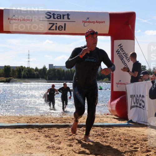 07.09.2025 - 19. Norderstedt Triathlon Luisa Fischer http://msf.ph/oto/8757340 07.09.2025 13:32:58 Schwimmen 400, 989, 992, 1027 meine-sportfotos.de