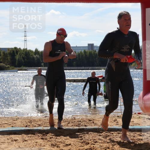 07.09.2025 - 19. Norderstedt Triathlon Luisa Fischer http://msf.ph/oto/8757371 07.09.2025 13:33:04 Schwimmen 400, 989, 992, 1027, 1438 meine-sportfotos.de