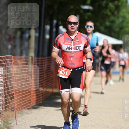 07.09.2025 - 19. Norderstedt Triathlon Michael Strokosch http://msf.ph/oto/8757391 07.09.2025 12:50:58 Laufen 140, 739, 851, 1224 meine-sportfotos.de