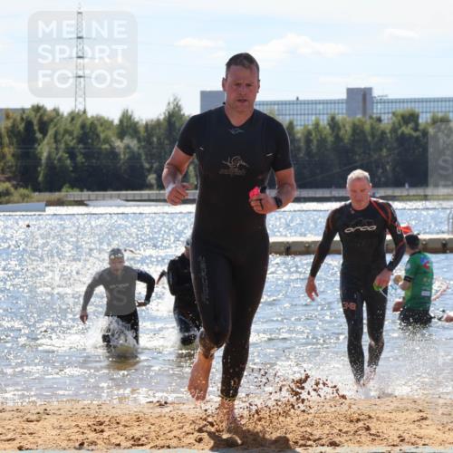07.09.2025 - 19. Norderstedt Triathlon Luisa Fischer http://msf.ph/oto/8757397 07.09.2025 13:33:08 Schwimmen 400, 908, 989, 1020, 1027, 1438 meine-sportfotos.de
