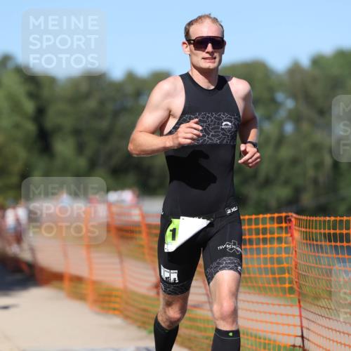 07.09.2025 - 19. Norderstedt Triathlon Michael Strokosch http://msf.ph/oto/8757406 07.09.2025 14:55:22 Laufen 908, 976, 1027 meine-sportfotos.de