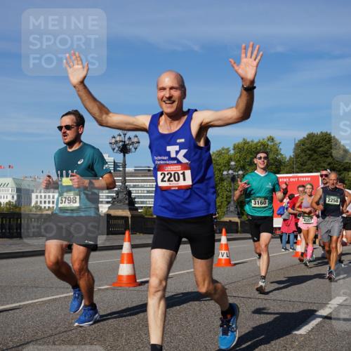 07.09.2025 - BARMER Alsterlauf Yannick Fuchs http://msf.ph/oto/8757409 07.09.2025 09:38:49 Laufen 5798, 2201, 3160, 4357, 2258, 2935, 4224 meine-sportfotos.de