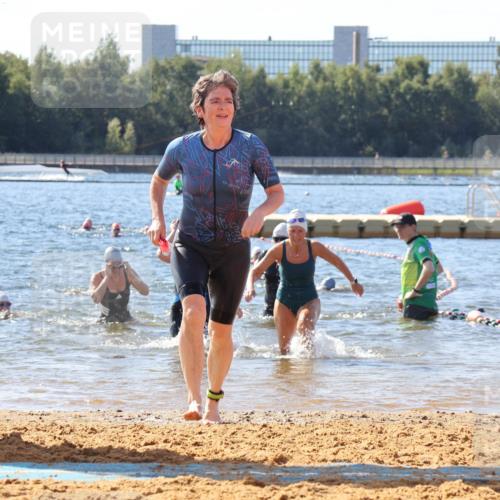 07.09.2025 - 19. Norderstedt Triathlon Luisa Fischer http://msf.ph/oto/8757441 07.09.2025 11:47:28 Schwimmen 239, 243, 1243, 1338 meine-sportfotos.de