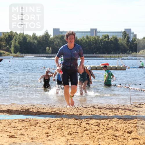 07.09.2025 - 19. Norderstedt Triathlon Luisa Fischer http://msf.ph/oto/8757454 07.09.2025 11:47:29 Schwimmen 239, 243, 1243, 1338 meine-sportfotos.de