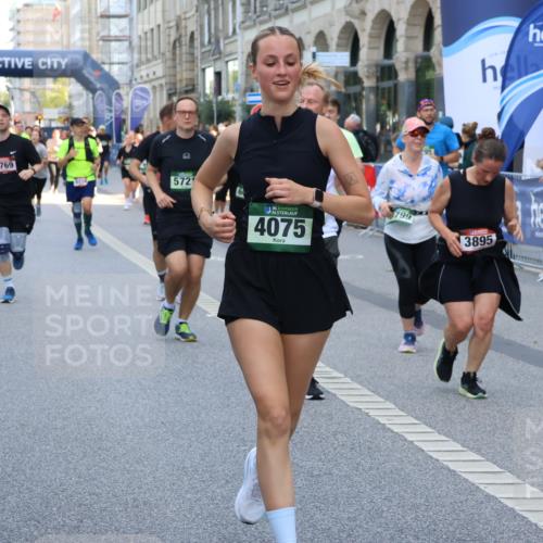 07.09.2025 - BARMER Alsterlauf Strokosch-Dieckow http://msf.ph/oto/8757468 07.09.2025 10:13:42 Ziel 2073, 2235, 2264, 2403, 2688, 3085, 3086, 3236, 3503, 3504, 3697, 3734, 3735, 4690, 4699, 5277, 5278, 5447, 5468, 5709, 5830, 6282, 6284, 6329, 6331, 8195, 8224, 8226 meine-sportfotos.de