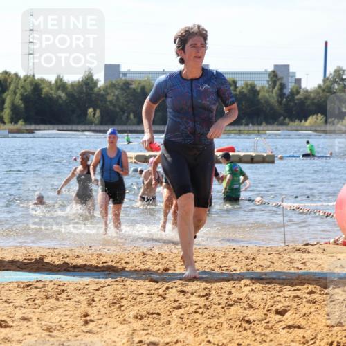 07.09.2025 - 19. Norderstedt Triathlon Luisa Fischer http://msf.ph/oto/8757479 07.09.2025 11:47:30 Schwimmen 239, 243, 1243, 1277, 1338 meine-sportfotos.de