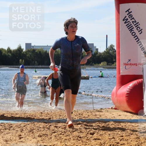 07.09.2025 - 19. Norderstedt Triathlon Luisa Fischer http://msf.ph/oto/8757487 07.09.2025 11:47:31 Schwimmen 239, 243, 1243, 1277 meine-sportfotos.de