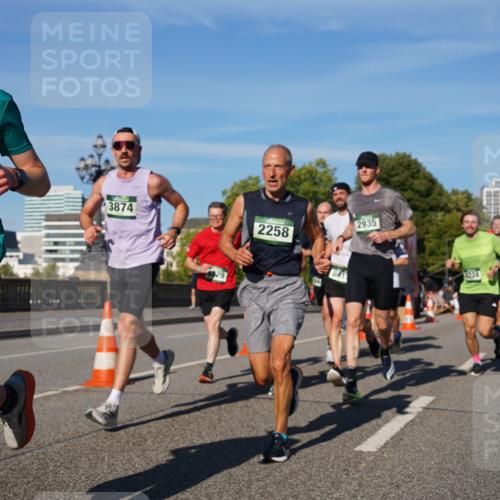07.09.2025 - BARMER Alsterlauf Yannick Fuchs http://msf.ph/oto/8757508 07.09.2025 09:38:50 Laufen 3160, 3874, 2935, 2258, 2078 meine-sportfotos.de