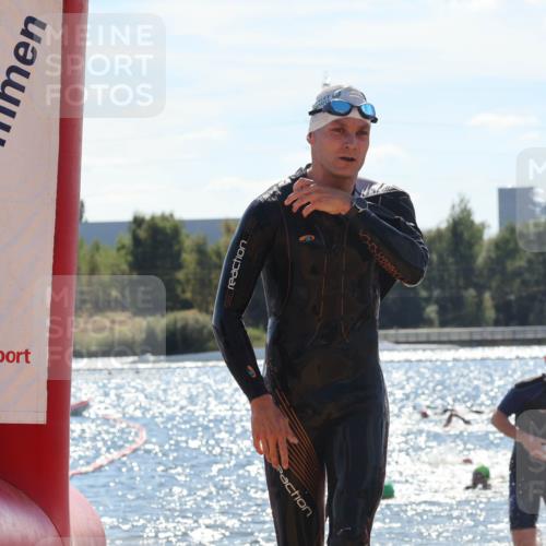 07.09.2025 - 19. Norderstedt Triathlon Luisa Fischer http://msf.ph/oto/8757519 07.09.2025 13:33:17 Schwimmen 863, 908, 990, 1020, 1438 meine-sportfotos.de
