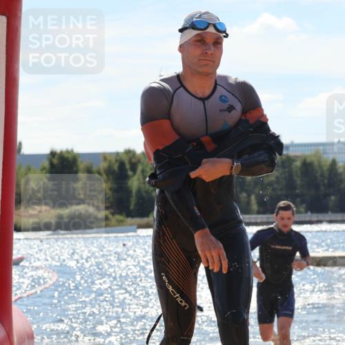 07.09.2025 - 19. Norderstedt Triathlon Luisa Fischer http://msf.ph/oto/8757532 07.09.2025 13:33:17 Schwimmen 863, 908, 990, 1020, 1438 meine-sportfotos.de