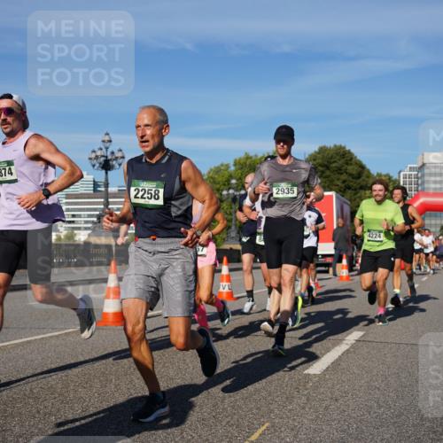 07.09.2025 - BARMER Alsterlauf Yannick Fuchs http://msf.ph/oto/8757538 07.09.2025 09:38:51 Laufen 1874, 2258, 2935, 4224, 078 meine-sportfotos.de