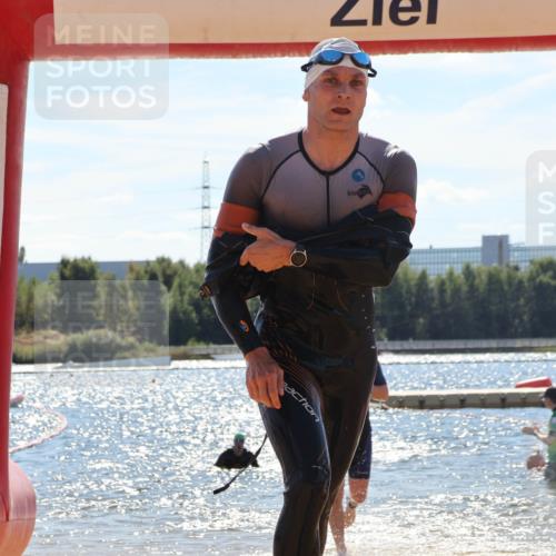 07.09.2025 - 19. Norderstedt Triathlon Luisa Fischer http://msf.ph/oto/8757539 07.09.2025 13:33:18 Schwimmen 863, 908, 990, 1020, 1438 meine-sportfotos.de