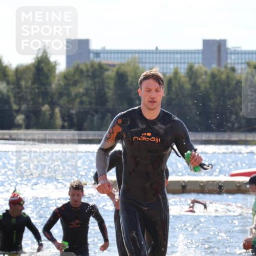 07.09.2025 - 19. Norderstedt Triathlon Luisa Fischer http://msf.ph/oto/8757554 07.09.2025 13:33:30 Schwimmen 863, 879, 1014 meine-sportfotos.de