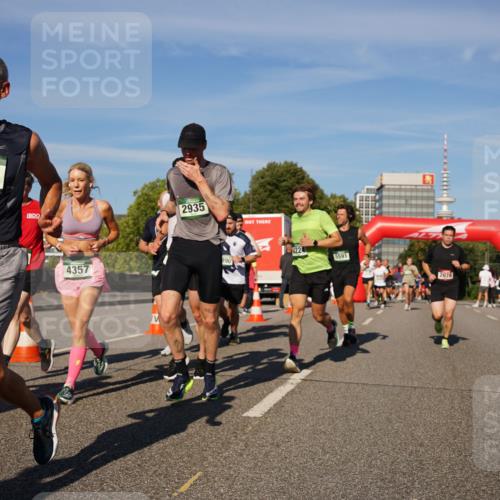07.09.2025 - BARMER Alsterlauf Yannick Fuchs http://msf.ph/oto/8757555 07.09.2025 09:38:51 Laufen 96, 2258, 4357, 2935, 422, 5591, 2078 meine-sportfotos.de