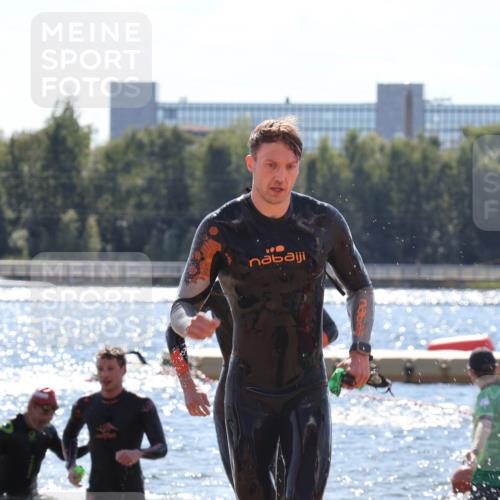 07.09.2025 - 19. Norderstedt Triathlon Luisa Fischer http://msf.ph/oto/8757560 07.09.2025 13:33:31 Schwimmen 863, 879, 1014 meine-sportfotos.de
