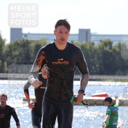 07.09.2025 - 19. Norderstedt Triathlon Luisa Fischer http://msf.ph/oto/8757569 07.09.2025 13:33:31 Schwimmen 863, 879, 1014 meine-sportfotos.de