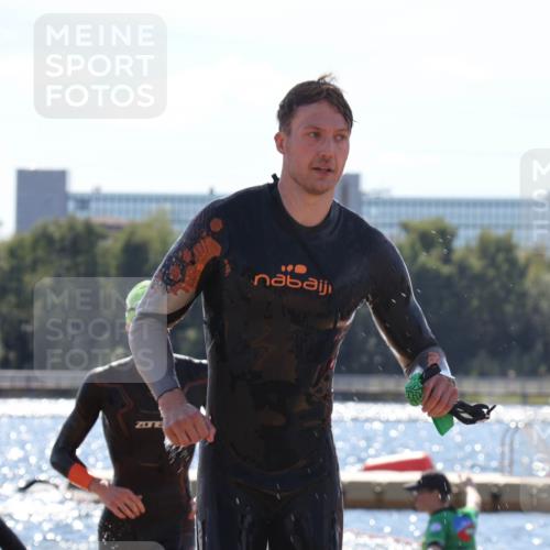 07.09.2025 - 19. Norderstedt Triathlon Luisa Fischer http://msf.ph/oto/8757573 07.09.2025 13:33:32 Schwimmen 863, 879, 1014 meine-sportfotos.de