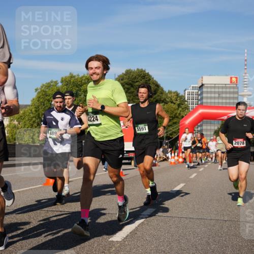 07.09.2025 - BARMER Alsterlauf Yannick Fuchs http://msf.ph/oto/8757582 07.09.2025 09:38:52 Laufen 2935, 489, 4224, 5591, 2078 meine-sportfotos.de