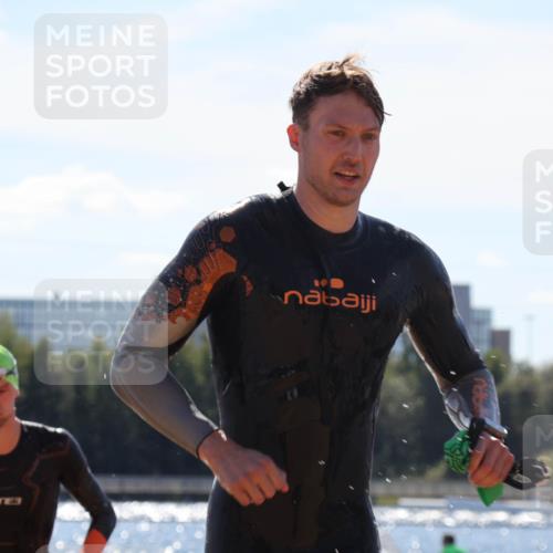 07.09.2025 - 19. Norderstedt Triathlon Luisa Fischer http://msf.ph/oto/8757588 07.09.2025 13:33:32 Schwimmen 863, 879, 1014 meine-sportfotos.de