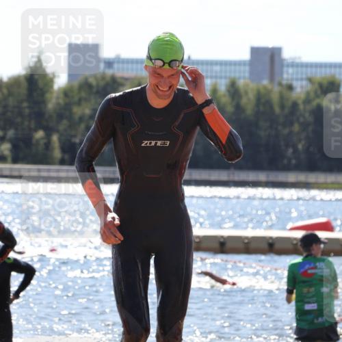 07.09.2025 - 19. Norderstedt Triathlon Luisa Fischer http://msf.ph/oto/8757593 07.09.2025 13:33:33 Schwimmen 879, 1014, 1406 meine-sportfotos.de