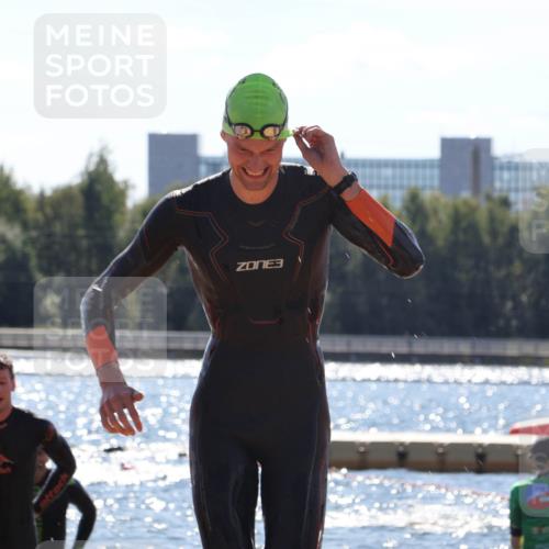 07.09.2025 - 19. Norderstedt Triathlon Luisa Fischer http://msf.ph/oto/8757597 07.09.2025 13:33:34 Schwimmen 879, 1014, 1406 meine-sportfotos.de