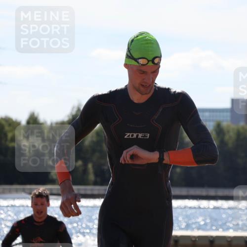 07.09.2025 - 19. Norderstedt Triathlon Luisa Fischer http://msf.ph/oto/8757605 07.09.2025 13:33:34 Schwimmen 879, 1014, 1406 meine-sportfotos.de