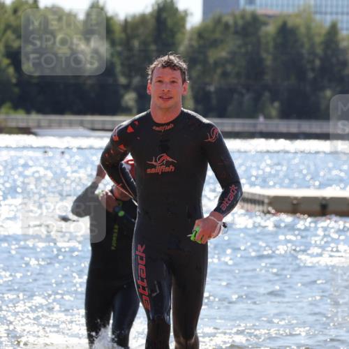 07.09.2025 - 19. Norderstedt Triathlon Luisa Fischer http://msf.ph/oto/8757612 07.09.2025 13:33:36 Schwimmen 879, 1014, 1406 meine-sportfotos.de