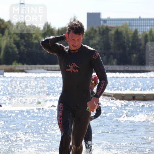 07.09.2025 - 19. Norderstedt Triathlon Luisa Fischer http://msf.ph/oto/8757629 07.09.2025 13:33:38 Schwimmen 879, 964, 1014, 1406 meine-sportfotos.de