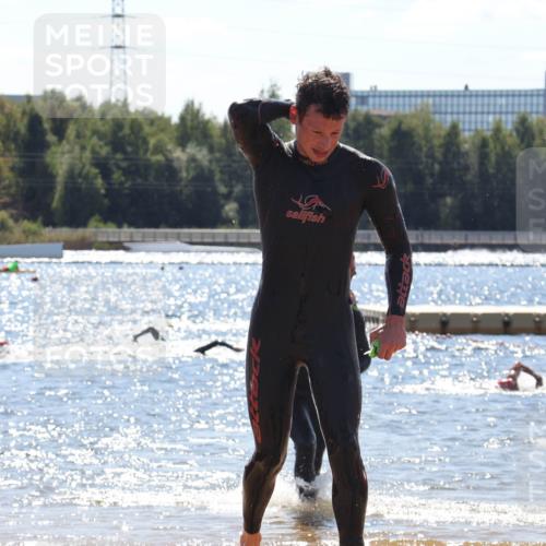 07.09.2025 - 19. Norderstedt Triathlon Luisa Fischer http://msf.ph/oto/8757634 07.09.2025 13:33:38 Schwimmen 879, 964, 1014, 1406 meine-sportfotos.de