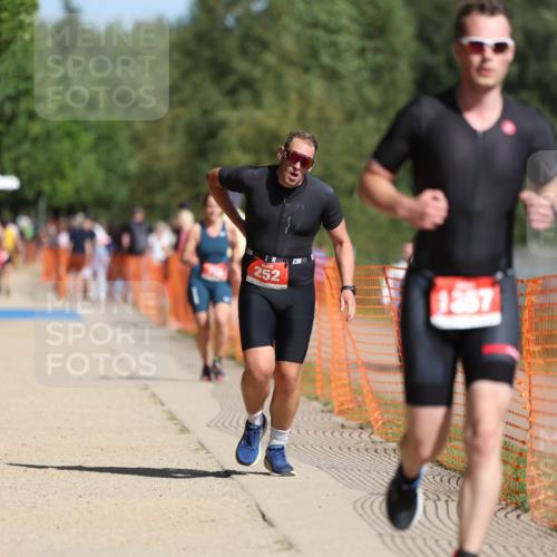 07.09.2025 - 19. Norderstedt Triathlon Michael Strokosch http://msf.ph/oto/8757700 07.09.2025 12:04:42 Laufen 138, 252, 1357 meine-sportfotos.de