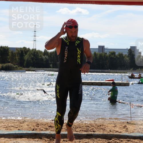 07.09.2025 - 19. Norderstedt Triathlon Luisa Fischer http://msf.ph/oto/8757735 07.09.2025 13:34:01 Schwimmen 961 meine-sportfotos.de