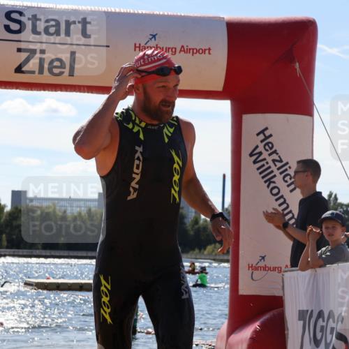 07.09.2025 - 19. Norderstedt Triathlon Luisa Fischer http://msf.ph/oto/8757745 07.09.2025 13:34:01 Schwimmen 961 meine-sportfotos.de