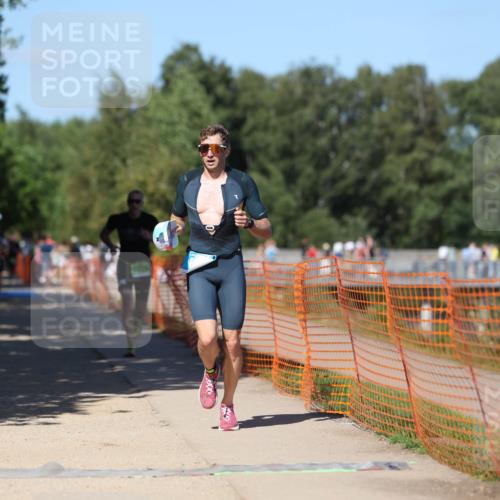 07.09.2025 - 19. Norderstedt Triathlon Michael Strokosch http://msf.ph/oto/8757763 07.09.2025 14:55:43 Laufen 392, 876, 1026 meine-sportfotos.de