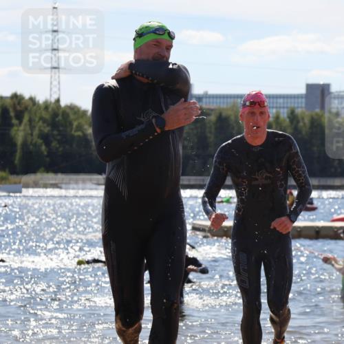 07.09.2025 - 19. Norderstedt Triathlon Luisa Fischer http://msf.ph/oto/8757773 07.09.2025 13:34:19 Schwimmen 393, 959, 973, 1029 meine-sportfotos.de