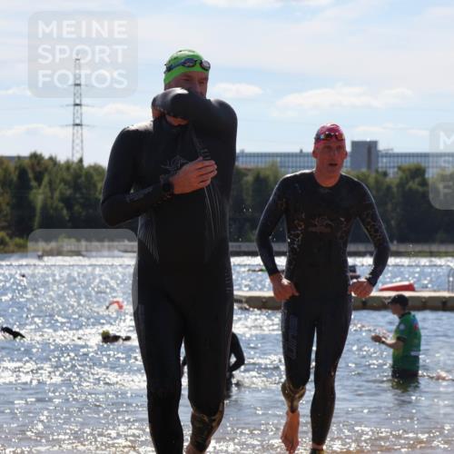 07.09.2025 - 19. Norderstedt Triathlon Luisa Fischer http://msf.ph/oto/8757779 07.09.2025 13:34:19 Schwimmen 393, 959, 973, 1029 meine-sportfotos.de