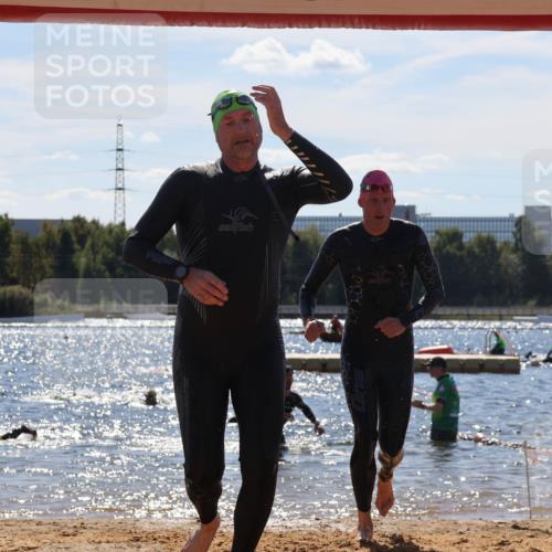 07.09.2025 - 19. Norderstedt Triathlon Luisa Fischer http://msf.ph/oto/8757784 07.09.2025 13:34:20 Schwimmen 393, 959, 973, 1029 meine-sportfotos.de