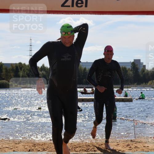 07.09.2025 - 19. Norderstedt Triathlon Luisa Fischer http://msf.ph/oto/8757791 07.09.2025 13:34:20 Schwimmen 393, 959, 973, 1029 meine-sportfotos.de